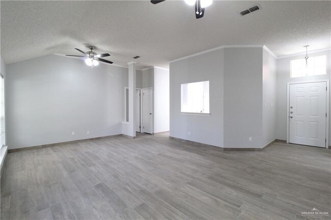 Foto del edificio - 2303 E 23rd St