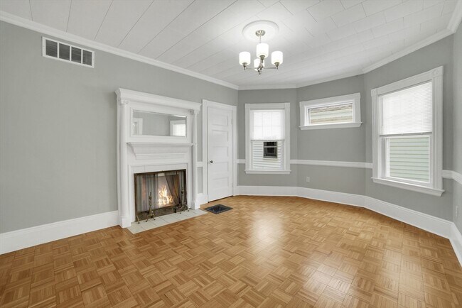 Building Photo - 68 Pleasant St