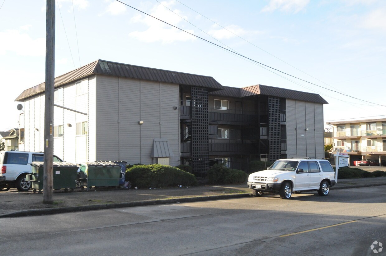 Building Photo - Leeward Apartments