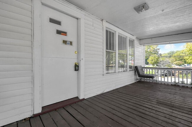 Foto del edificio - 103 W Walnut St