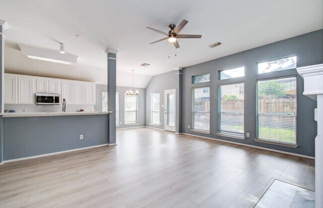 Foto del edificio - 6139 Rachels Ct