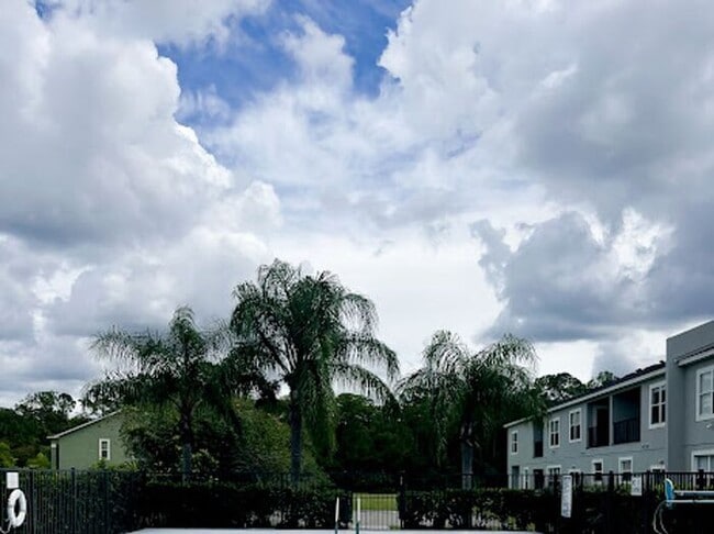 Foto del edificio - Beautifully Updated 3-Bedroom Townhouse in...