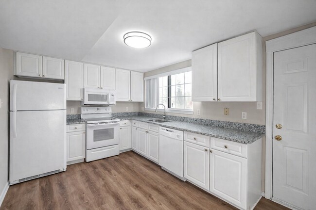 Foto del edificio - Donovan Townhomes