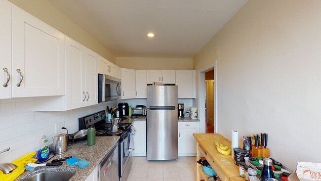 Building Photo - 5 Brimmer St