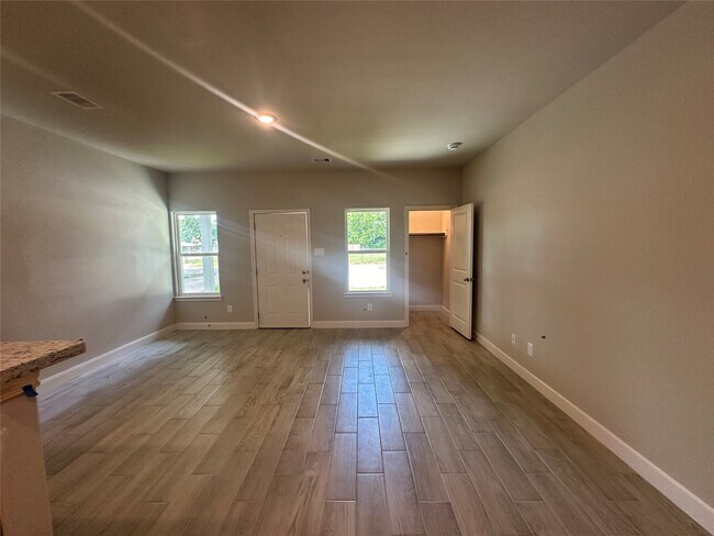 Foto del edificio - 104 Turner Dr