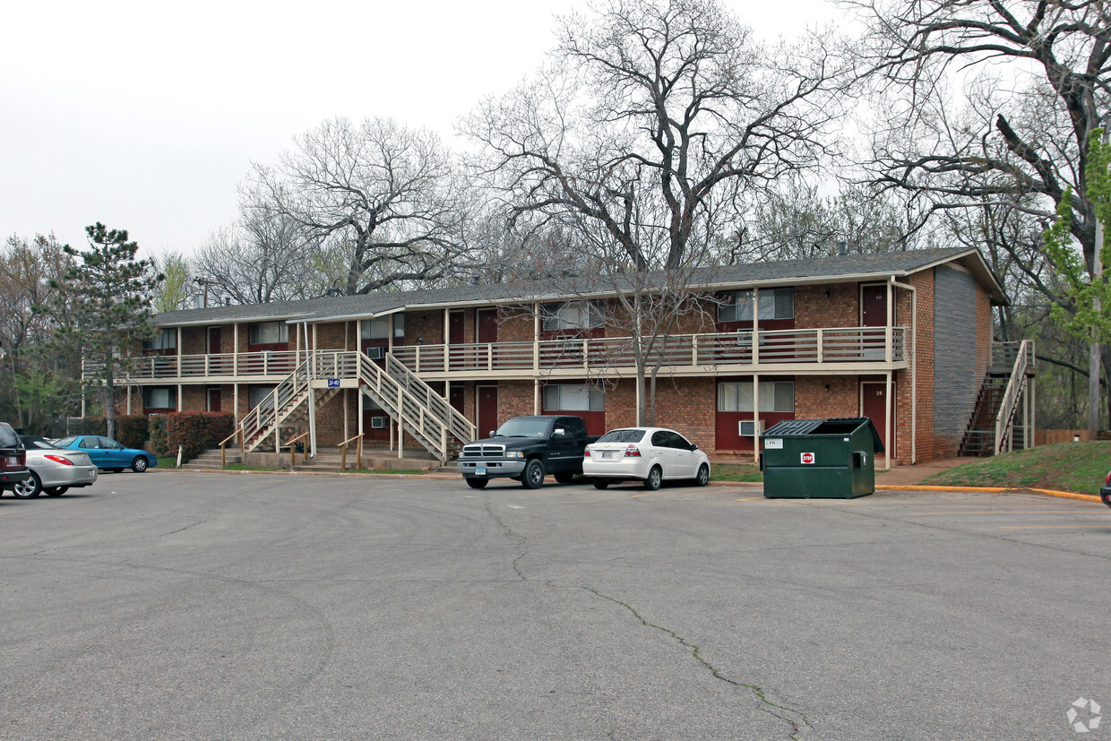 Primary Photo - University Park Apartments