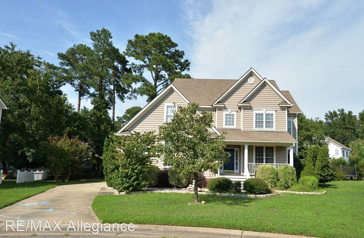 5 br, 2.5 bath House 13401 SAILMAKER LANE House for Rent in
