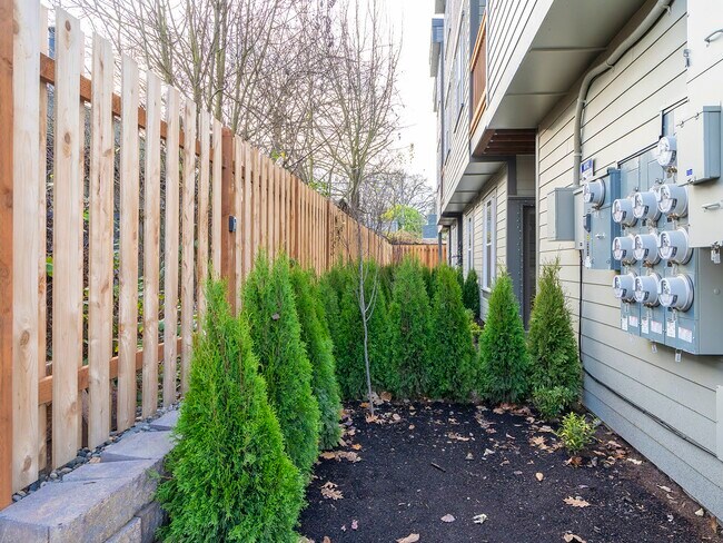 Foto del edificio - 436 NE Stafford St