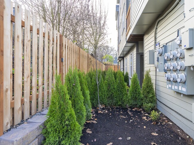 Building Photo - Stafford Apartments