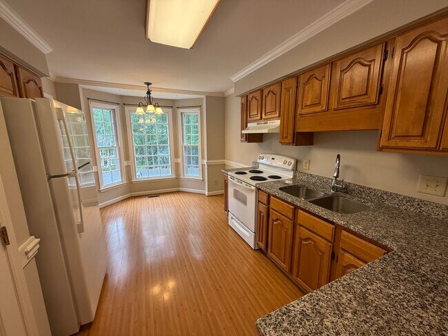Foto del edificio - Available Mid-May - Beautiful 2 Bed 2 Ba Townhome in an Amazing West-Raleigh Location!