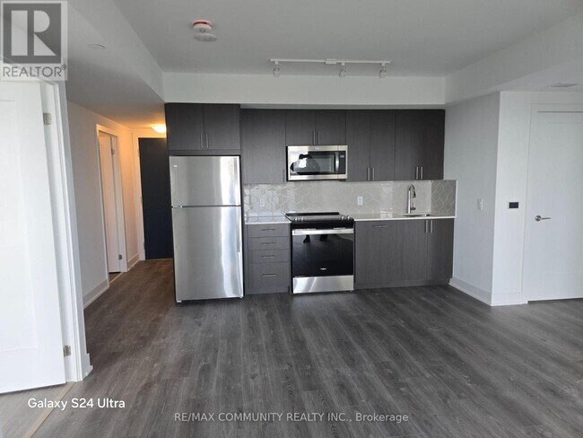 Photo du bâtiment - 2545 Simcoe St N