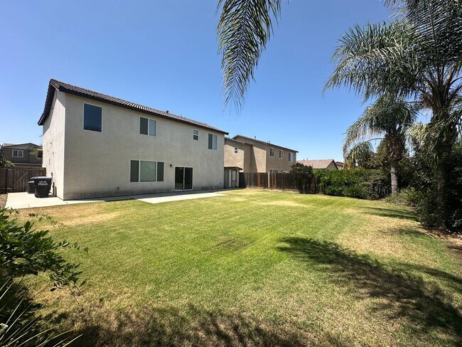 Foto del edificio - Two story home in NW Visalia coming soon!!