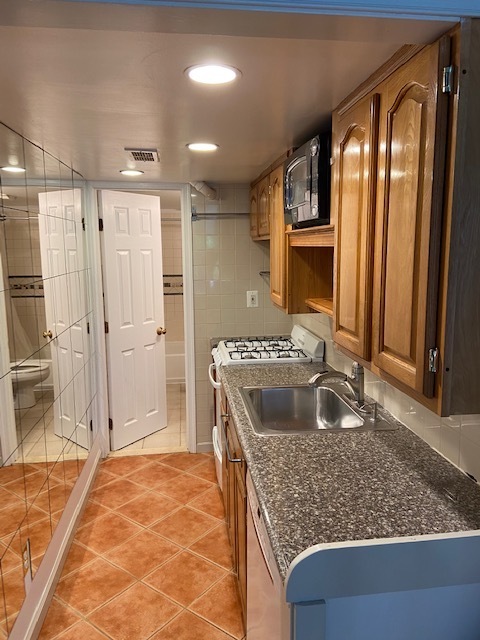 Foto del edificio - 3345 18th St NW