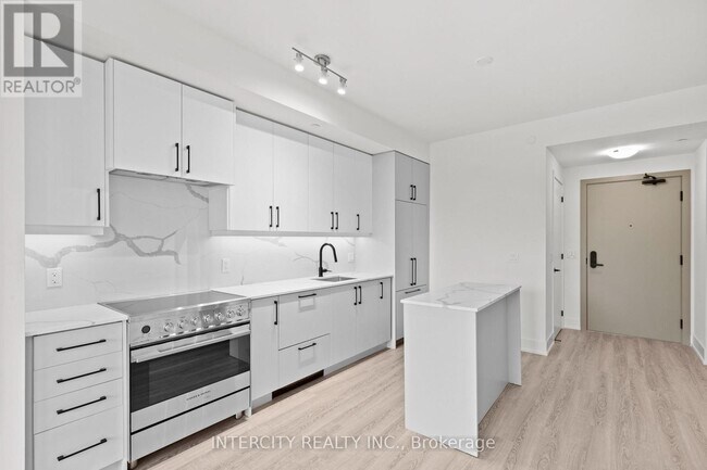 Photo du bâtiment - 2075-2075 King Rd