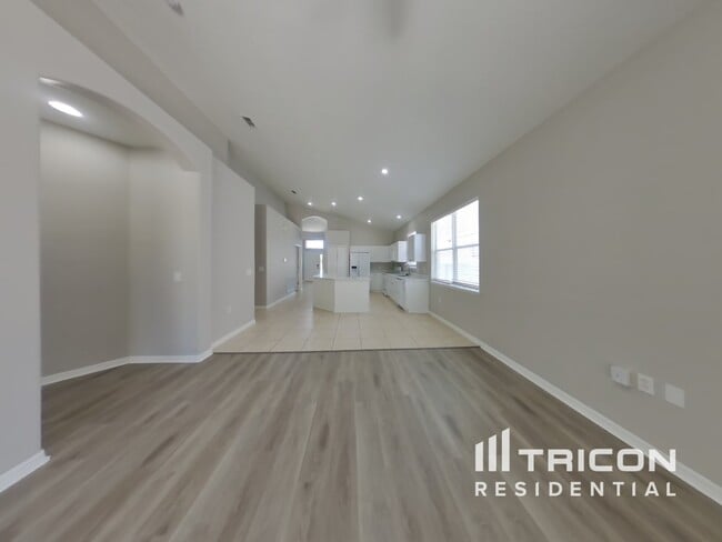 Foto del edificio - 2336 Windcrest Lake Cir