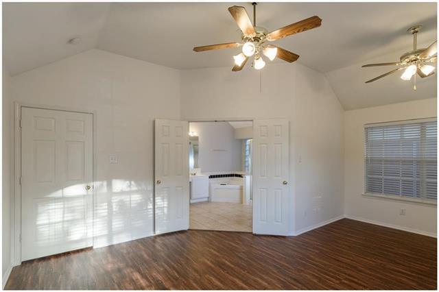 Foto del edificio - 5657 Westwood Ln