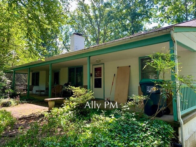 Building Photo - 210 Raymond Ave
