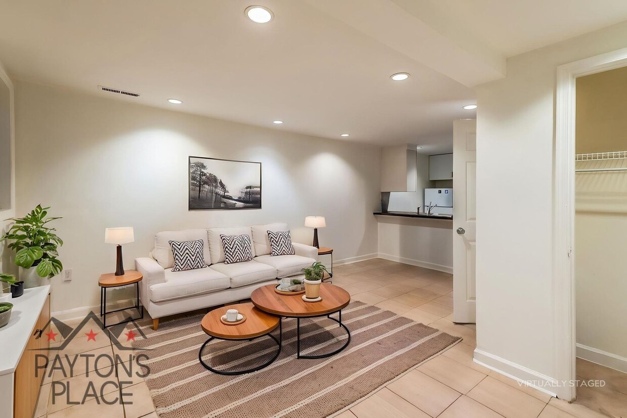 Renovated English Basement in U St area - Renovated English Basement in U St area