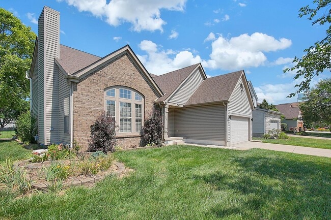 Building Photo - 7961 Pinehill Rd