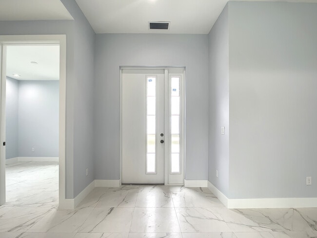 Foto del edificio - 2643 47th St SW