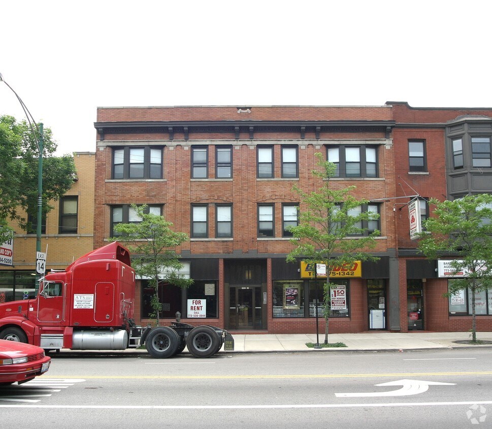 Foto principal - 5550 N Broadway St