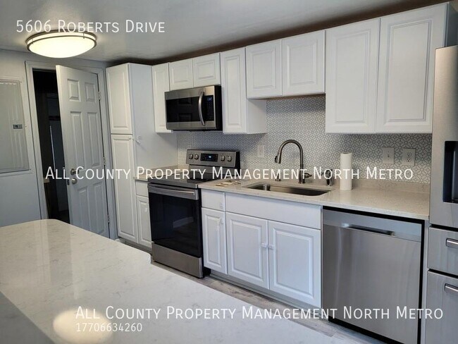 Building Photo - 5606 Roberts Dr