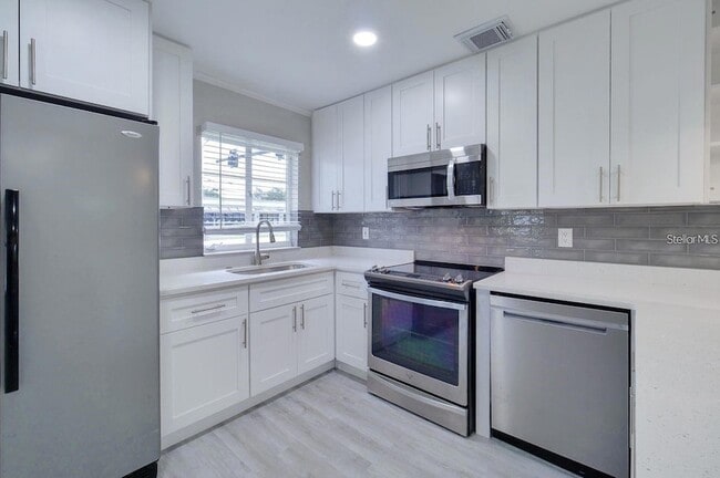 Photo - 976 W Fairbanks Avenue Unit House
