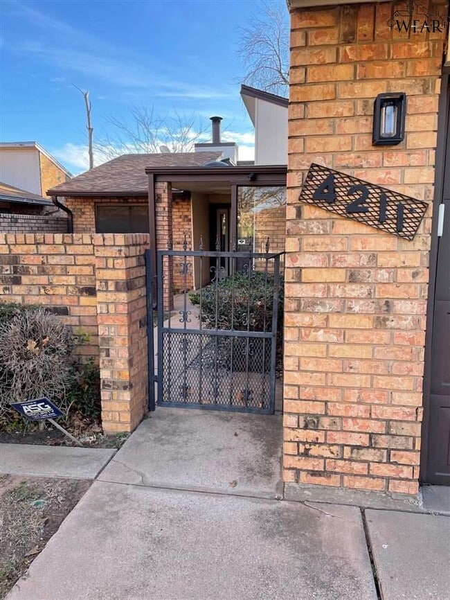 Building Photo - 4211 Picasso Dr