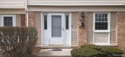 Building Photo - 5089 Buckingham Pl Dr