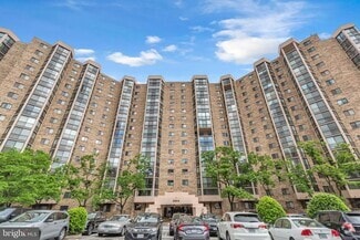 Building Photo - 5904 Mt Eagle Dr