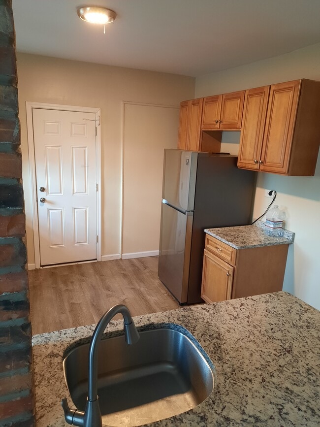 Kitchen - 257 W Utica St