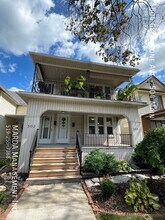 Building Photo - 504 Gladstone Ave