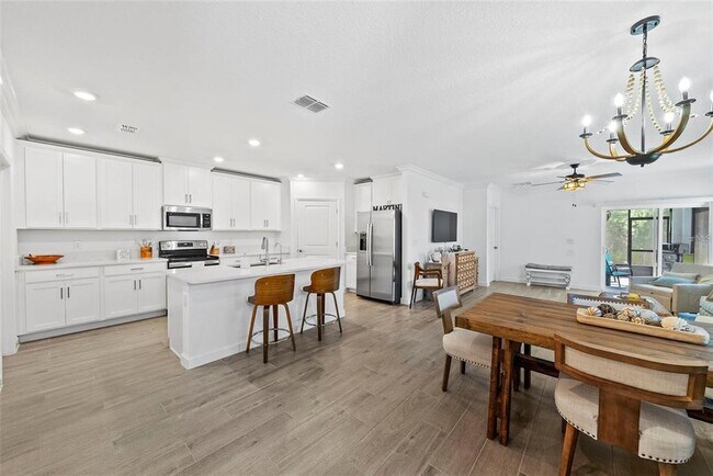 Foto del edificio - 16890 Forge Surf St
