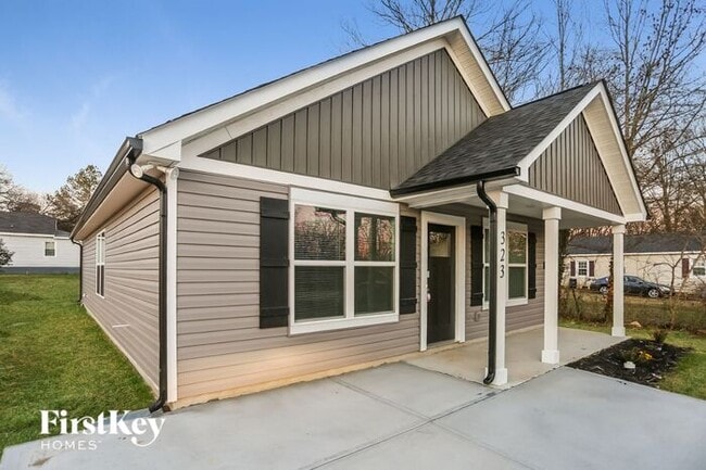 Building Photo - 323 Melrose Dr SW