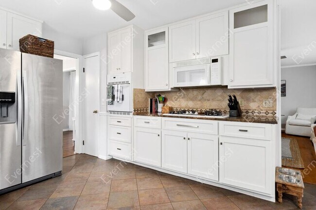 Building Photo - 605 Dunmore Cir