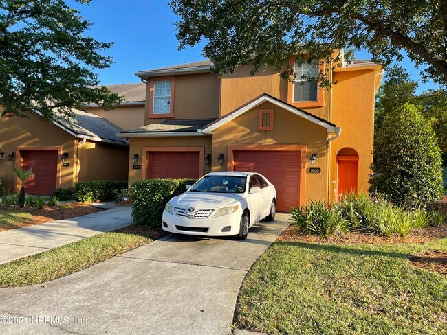Building Photo - 6820 Misty View Dr
