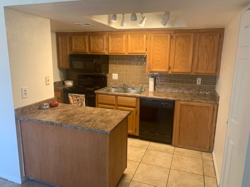 21622 N 23rd Ave Unit 302B, Phoenix, AZ 85027 Condo for Rent in