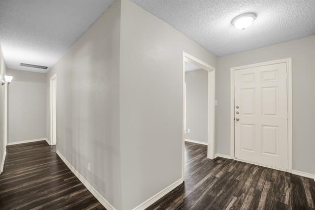 Foto del edificio - 5902 Fawn Valley Ln