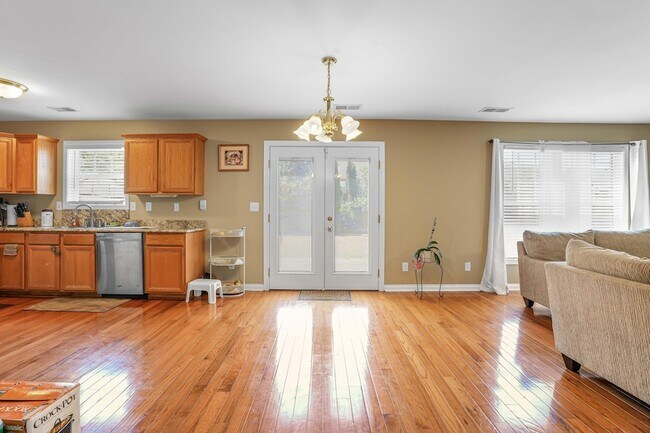 Foto del edificio - 4317 Saron Dr