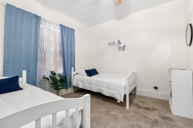 Foto del edificio - 728 Johnson Ave