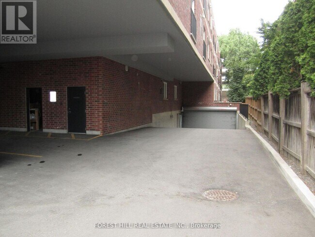 Photo du bâtiment - 8010 Kipling Ave
