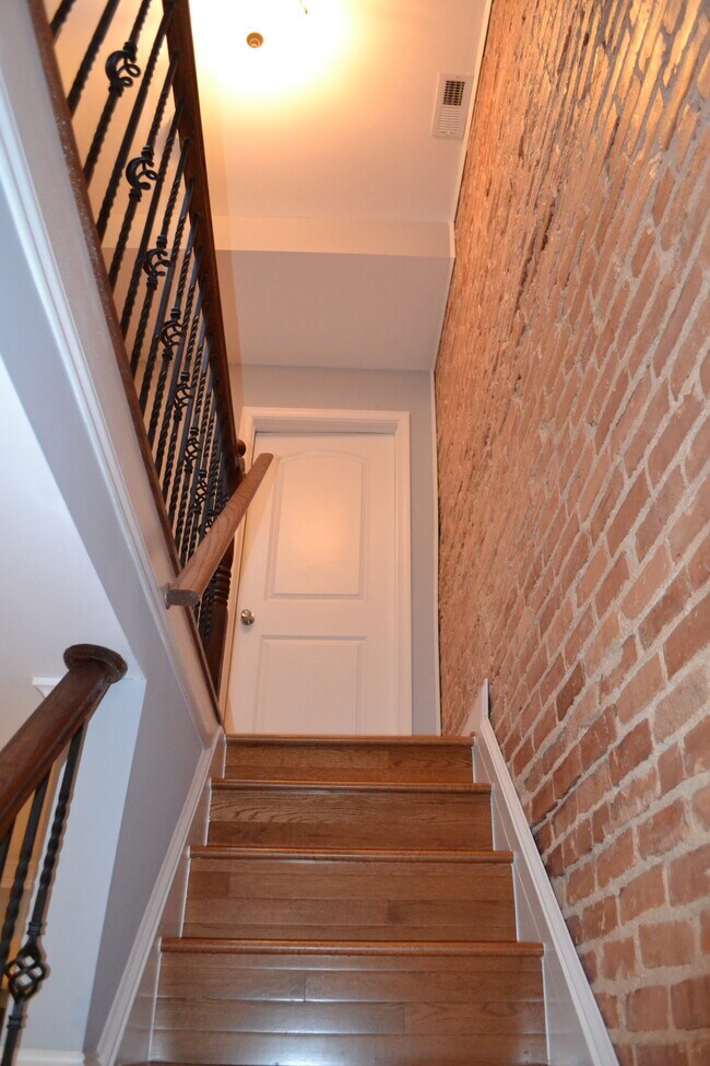 Foto del edificio - 114 S Highland Ave