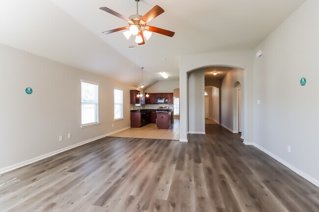 Building Photo - 1110 Shadow Glenn Dr