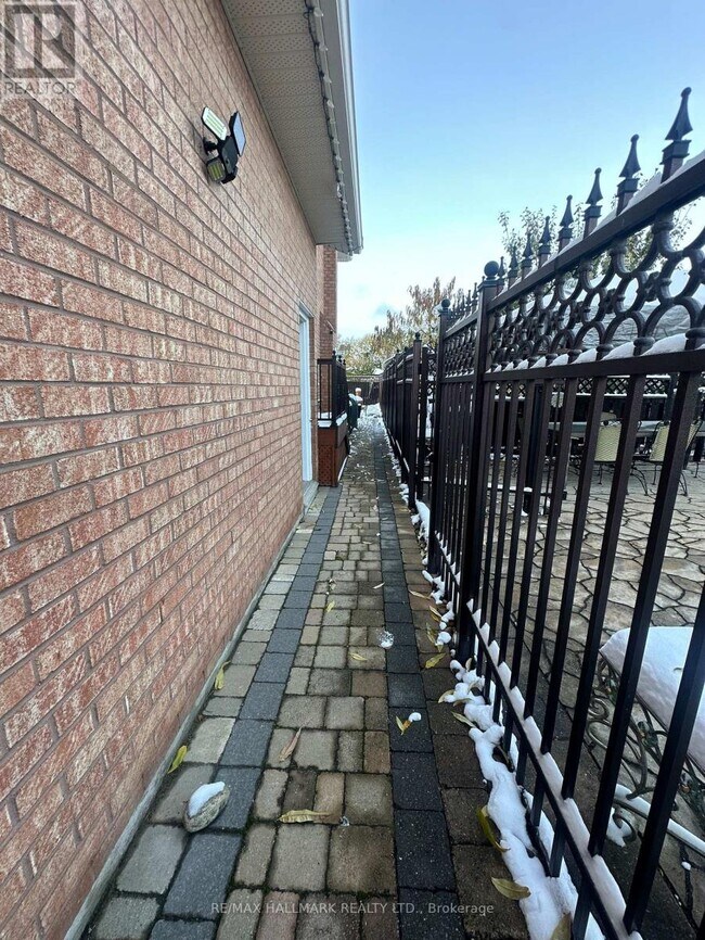 Photo du bâtiment - 190 Falstaff Ave