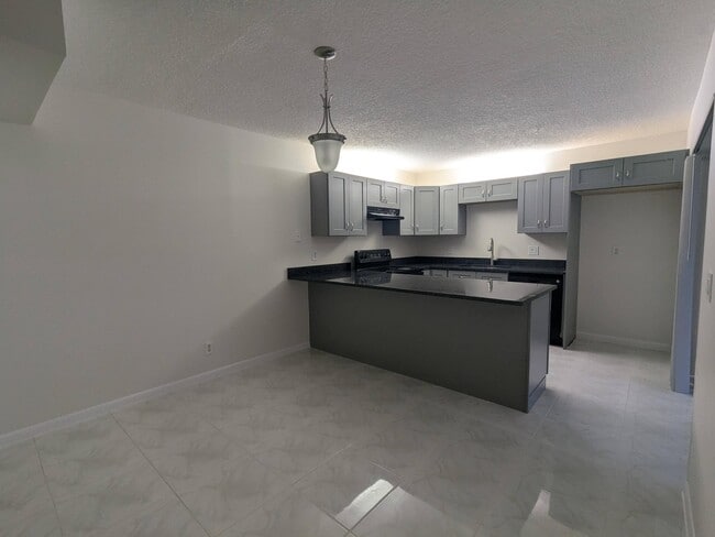 Building Photo - 2191 White Pine Cir