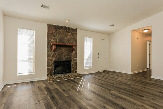 Building Photo - 2564 Snake Ct