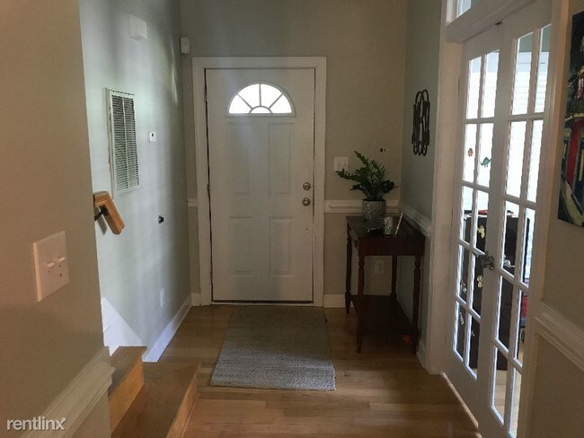 Foto del edificio - 4 br, 2.5 bath House - 210 Lakeshore Dr