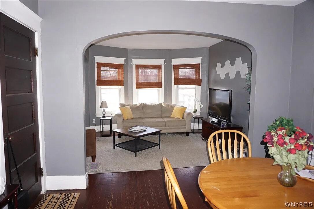Foto del edificio - 297 Choate Avenue, Unit Upper