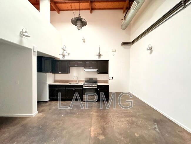 Foto del edificio - 1734 N Main St