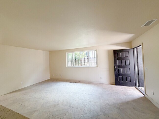 Building Photo - 4bd 2 ba House Available For Rent